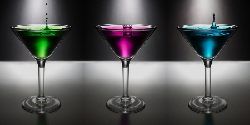 discotheque-ROQUESTERON-min_water-drop-glass-bar-celebration-green-832603-pxhere.com